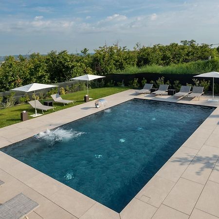 Agriturismo Speziale Wine Resort Verduno 外观 照片
