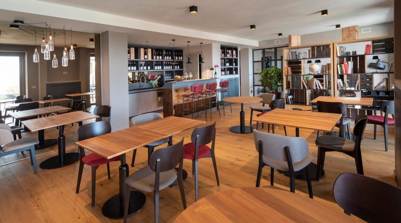 Agriturismo Speziale Wine Resort Verduno 外观 照片